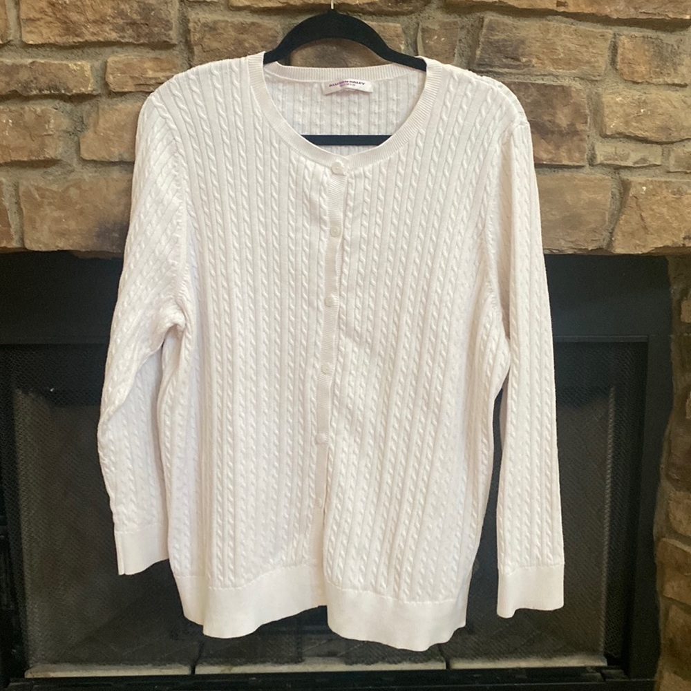 Allison Daley white cardigan. Size XXL